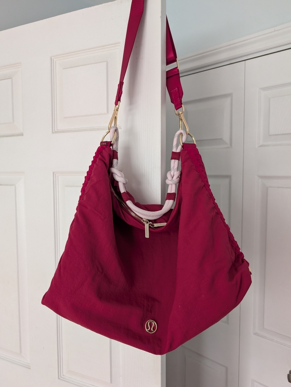 Lululemon Large Convertible Rushed Crossbody Bag in Raspberry And Pink